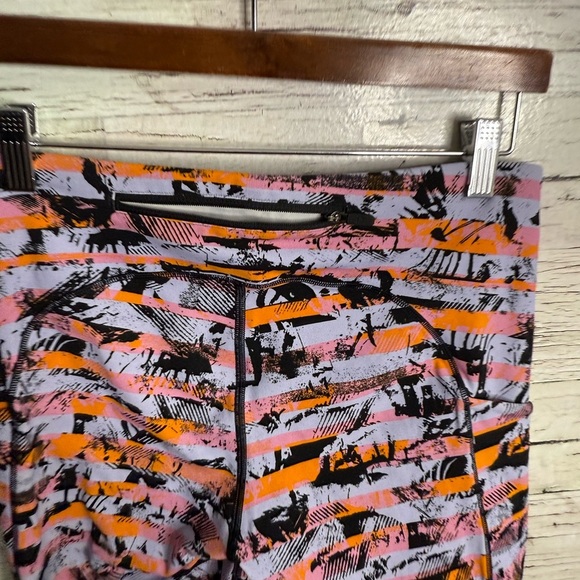 Lululemon  Speed Up Crop *21"
Inversion Multi 8 leggings - Picture 5 of 7